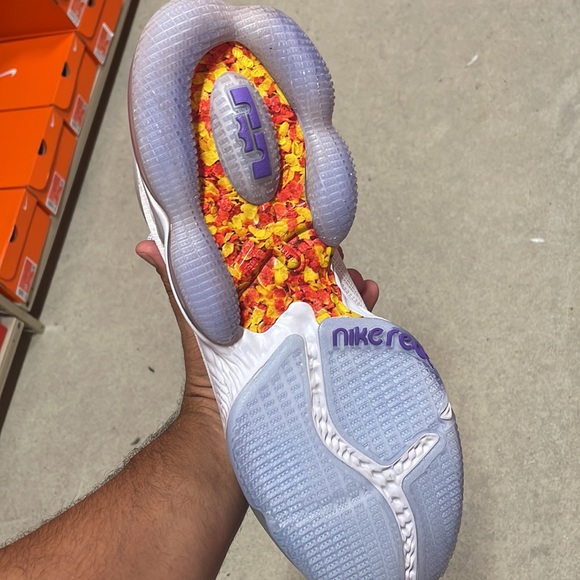 Nike Lebron XIX low - Picture 5 of 9